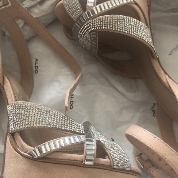 Aldo nude with rhinestones high heel Size :7 - Picture 4 of 5